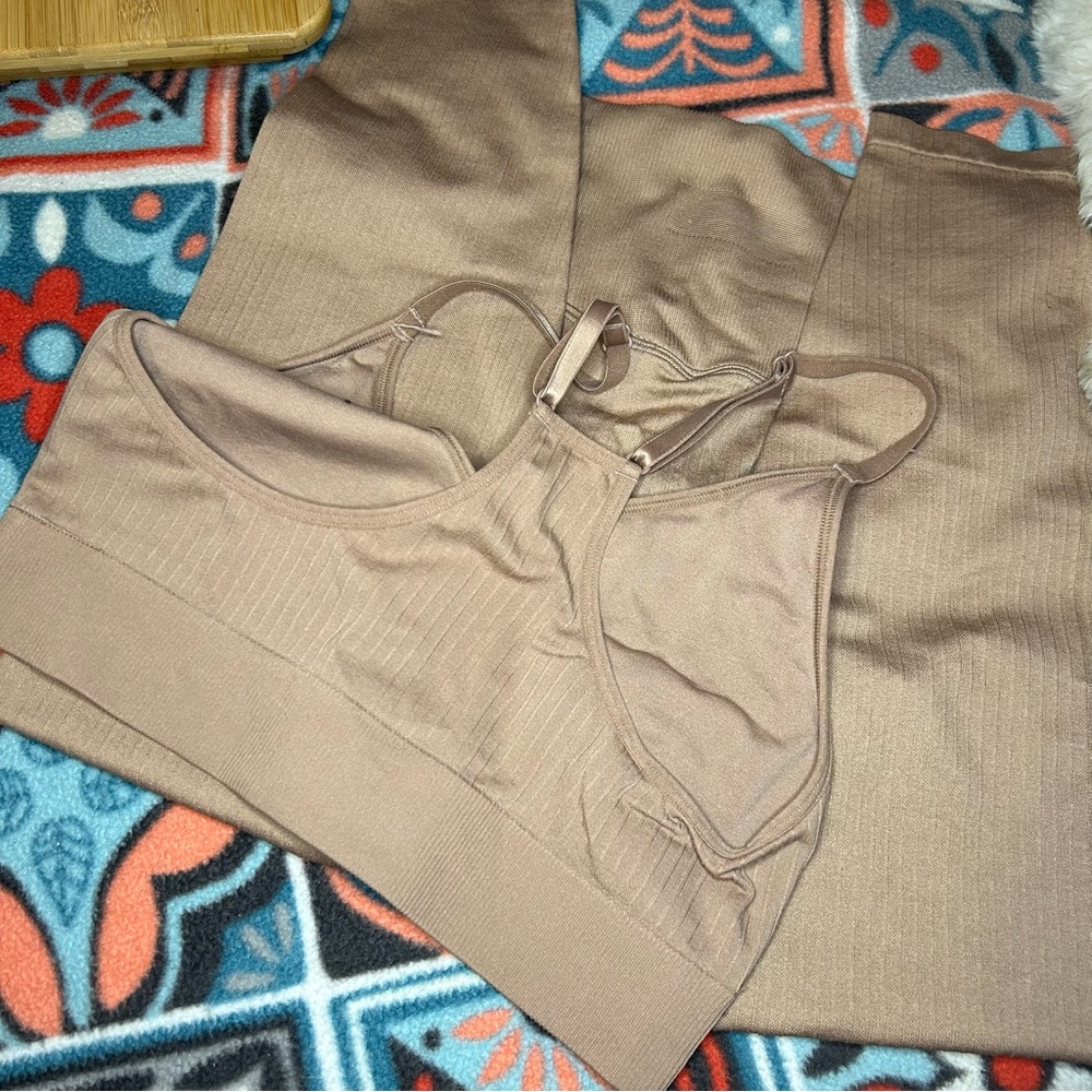 Victoria Secret Ribbed Activewear - Picture 9 of 10